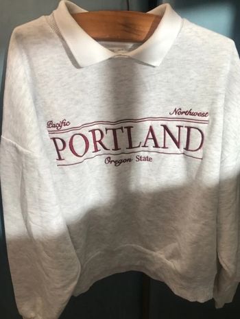 Sudadera de estilo universitario