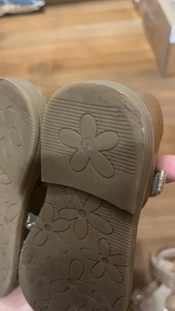 Lot 3 paire de sandale fille 23 - photo numéro 10