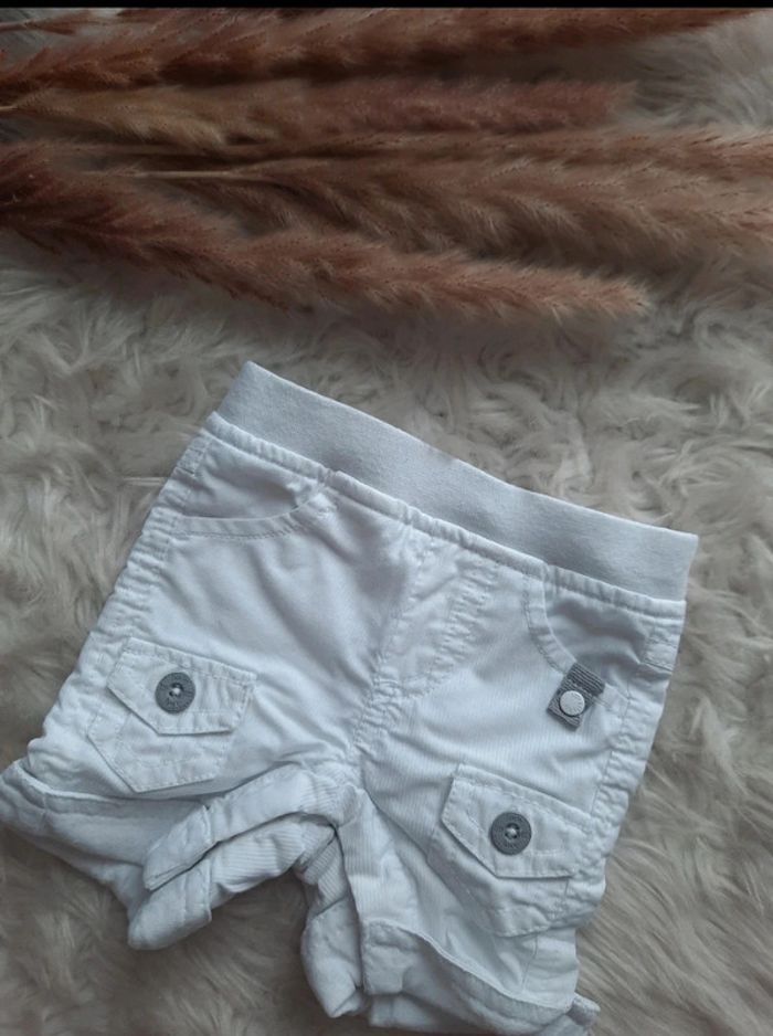 Short blanc 1 mois - photo numéro 2