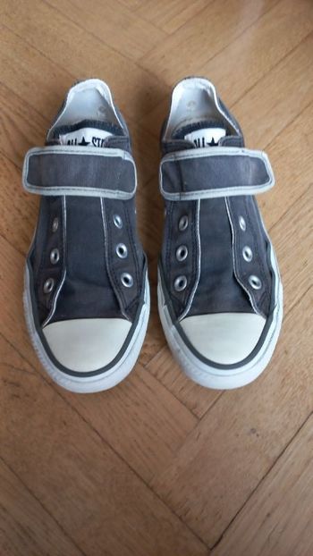 Baskets Converse taille 4 américaine