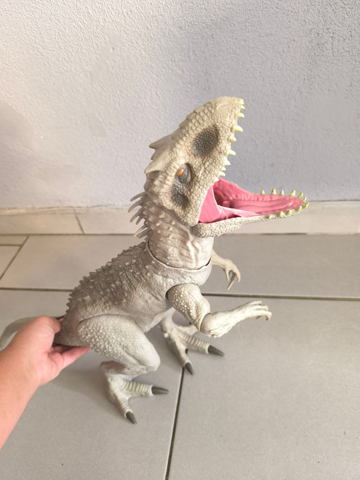 Dinosaure Jurassic World indominus rex - photo numéro 8