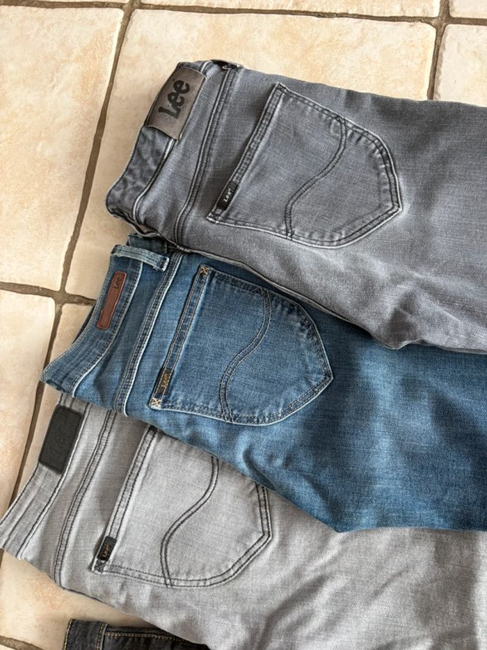 Lot jeans + jupe Lee - en très bon état - différentes tailles - - photo numéro 3