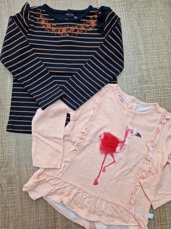 Lot de 2 T shirts 4 ans en excellent état