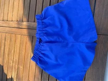 short bleu