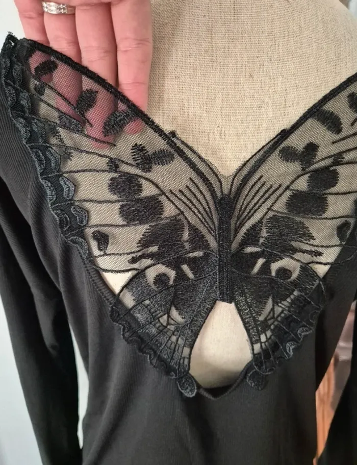 Très joli top dos papillon 🦋 - Neuf - photo numéro 3