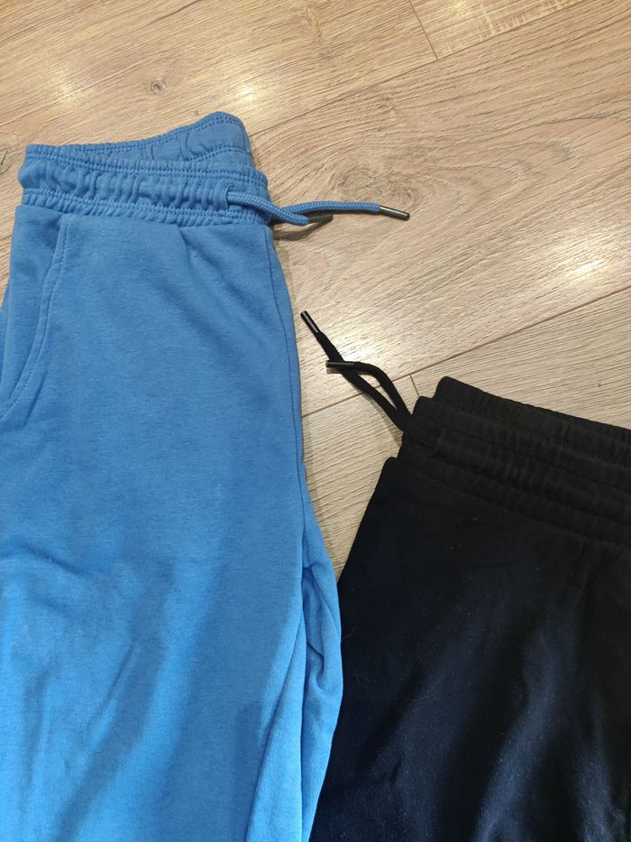 Lot de 2 pantalons jogging bleu et noir Kiabi Taille XS - photo numéro 3