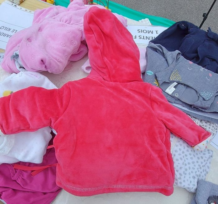 Manteau bébé style velours très agréable - photo numéro 2