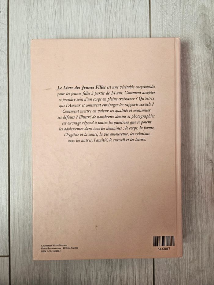Le livre des jeunes filles - photo numéro 2