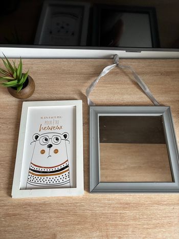 Lot deux cadre et miroir chambre enfant