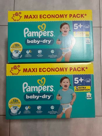 Couches Pampers taille 5+