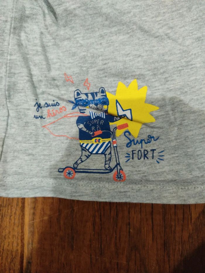 T-shirt gris - photo numéro 2