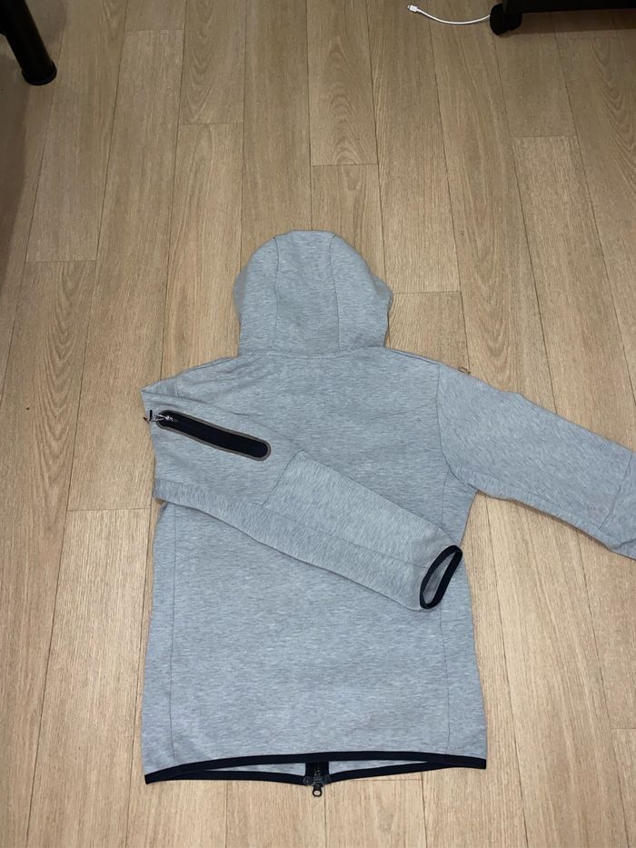 Nike tech - photo numéro 7