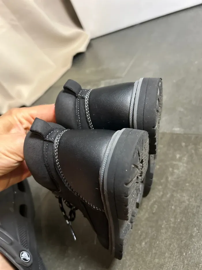 Bottines noires taille 26 - photo numéro 4