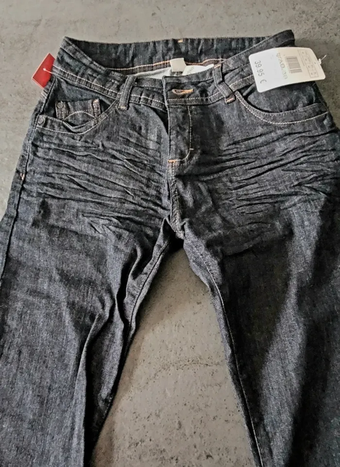 Jean bleu camaïeu 38 neuf - photo numéro 2