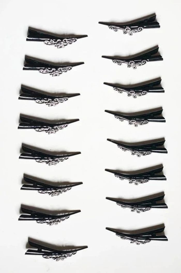 Lot de 16 pinces becs en plastique noir à strass - photo numéro 3