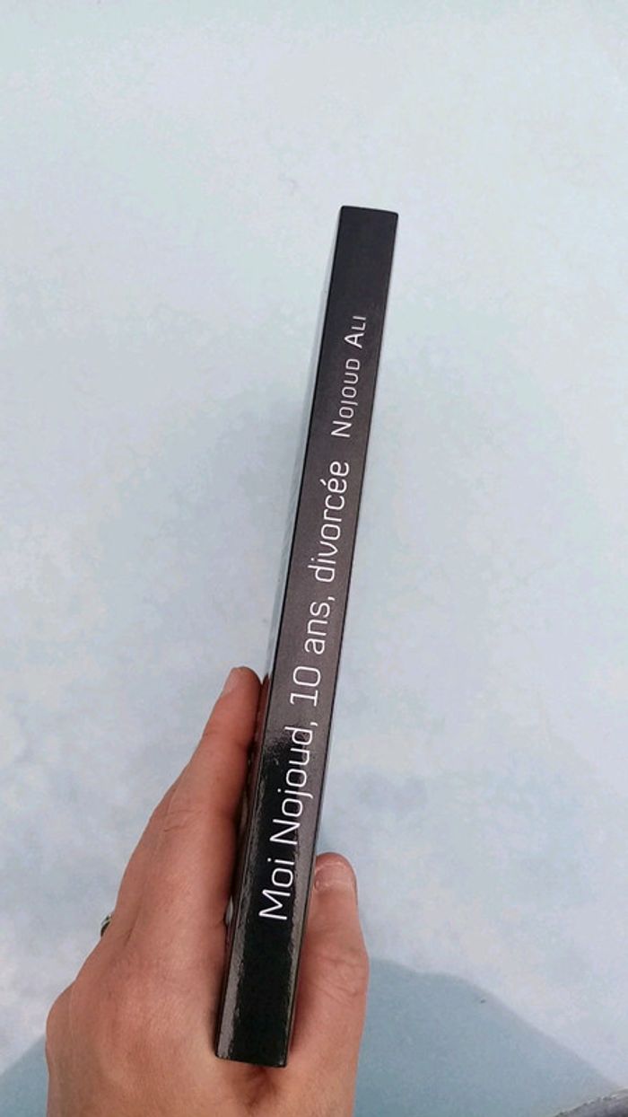 Moi Nojoud, 10 ans, divorcée - photo numéro 2