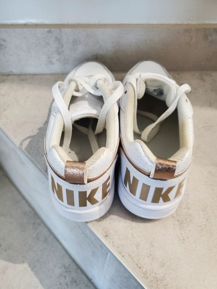 Basket Nike Court Borough low 37,5 - photo numéro 3