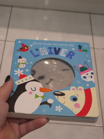 Joue avec des amis de l'hiver