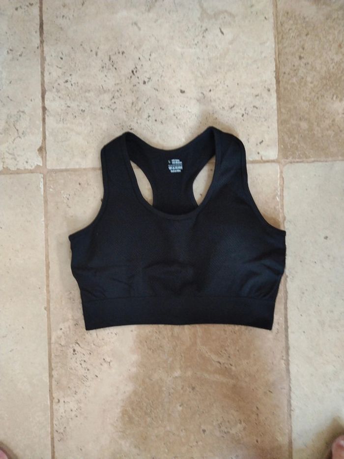 Brassière de sport en L