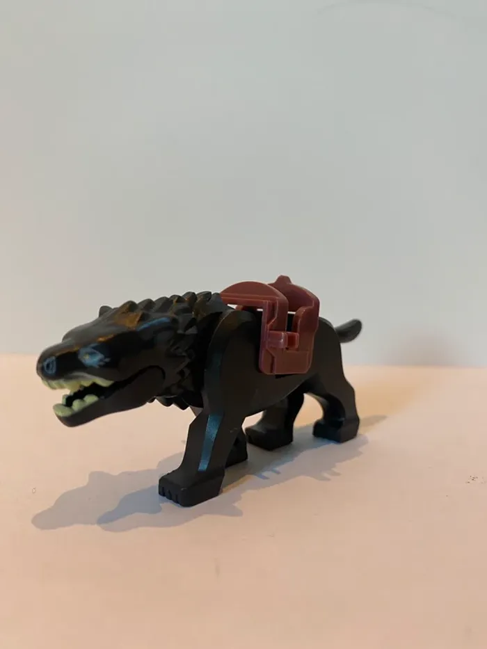 Figurine type lego Warg noir. le seigneur des anneaux/Hobbit