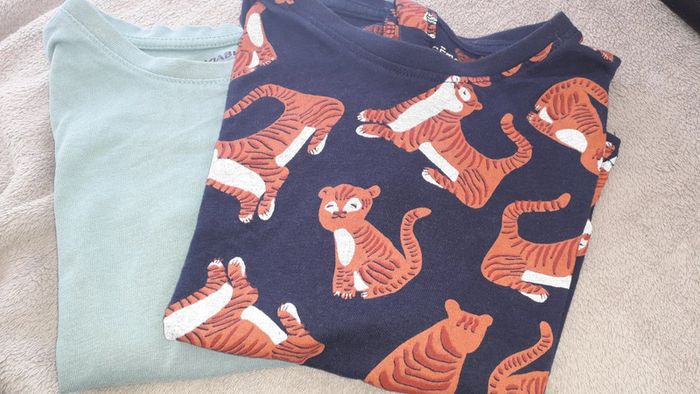 Lot 2 tee-shirts 4 ans - photo numéro 2