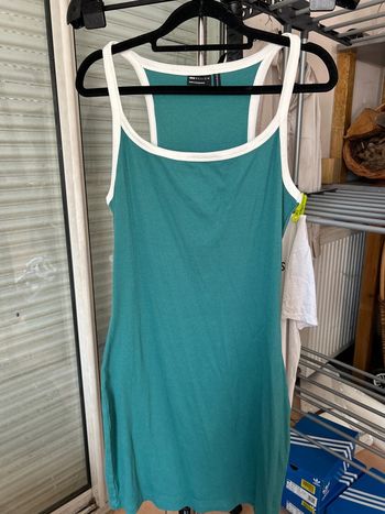 Robe débardeur verte et blanc