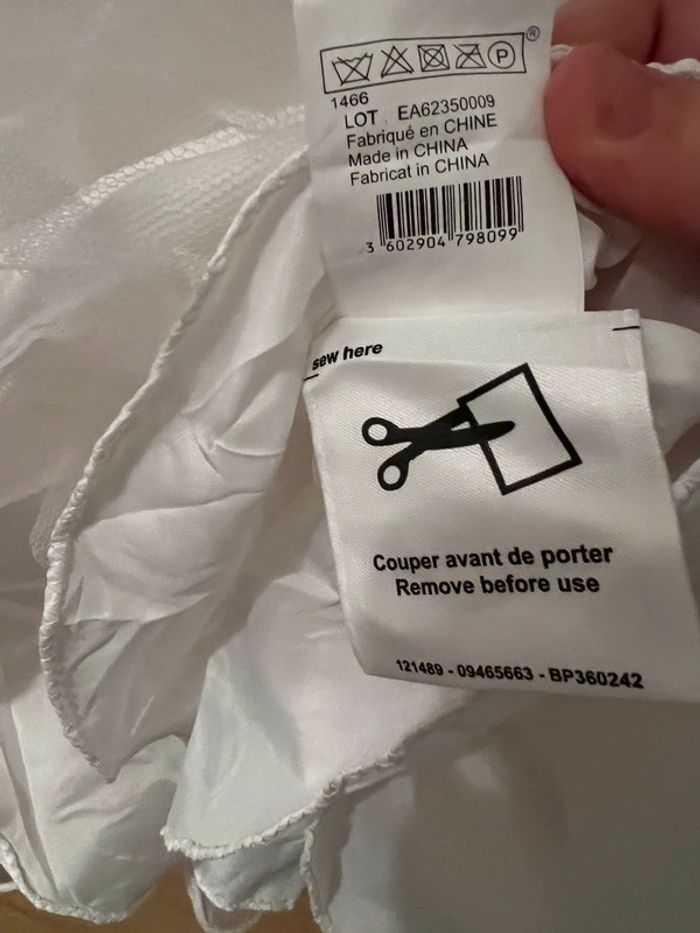 Robe cérémonie blanche 6 ans porté 1 fois très bon état - photo numéro 8