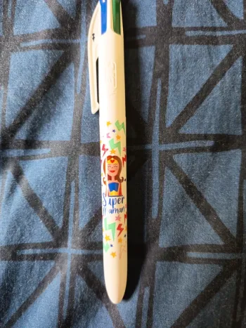 Stylo bic 4 couleurs super maman