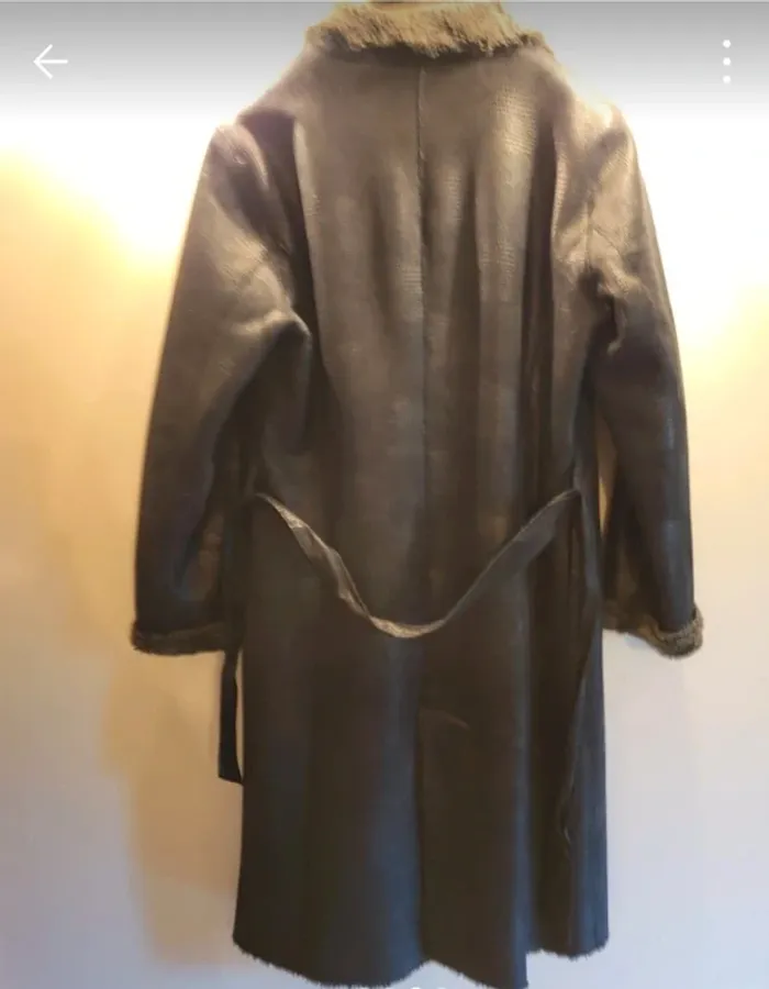 Manteau long fausse fourrure - photo numéro 2