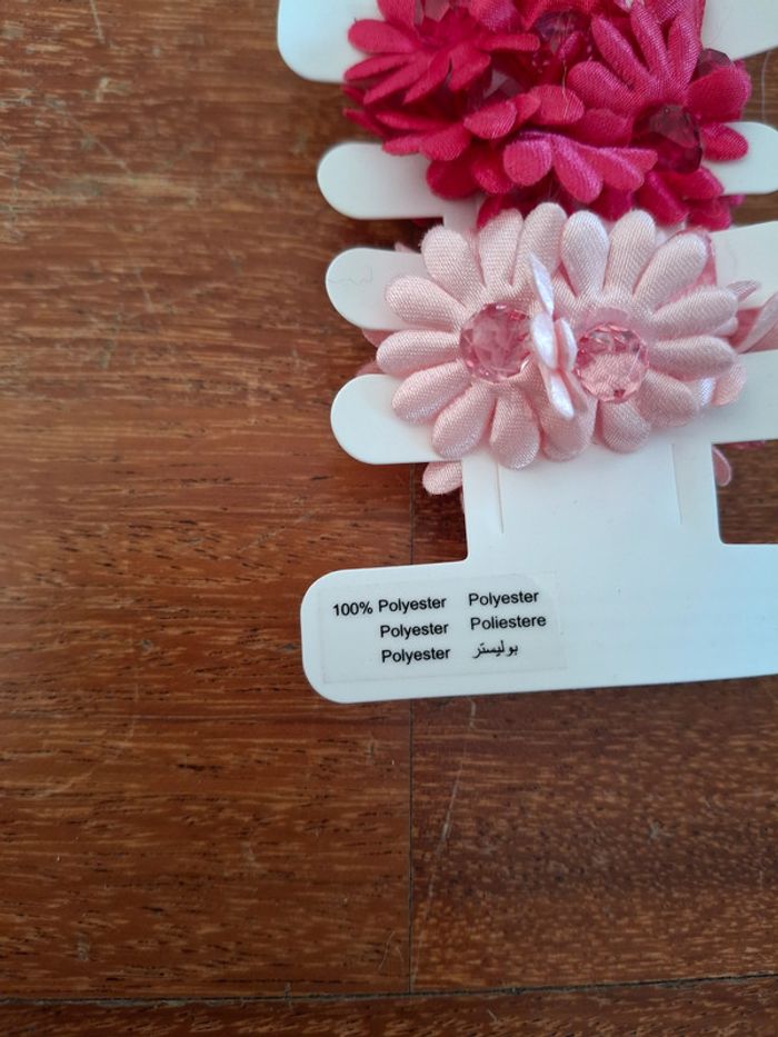 Lot de 3 accessoires pour les cheveux, 1 barrette avec 1 fleur rouge, 1 lot de 3 chouchou - photo numéro 4