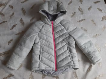 Doudoune 4-5 ans fille très  bon état