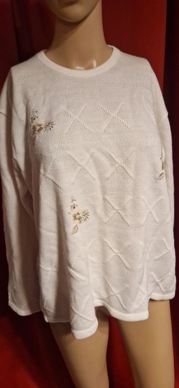 Pull blanc petites fleurs taille M