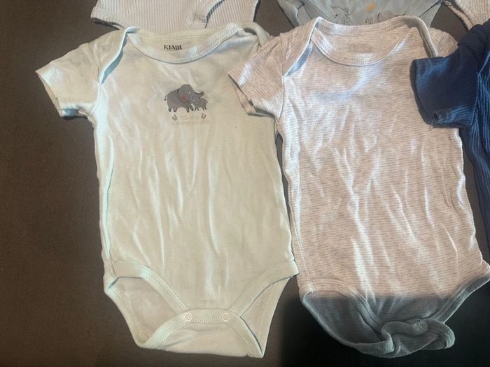 Lot de 10 bodies 3 mois été bébé garçon - photo numéro 9