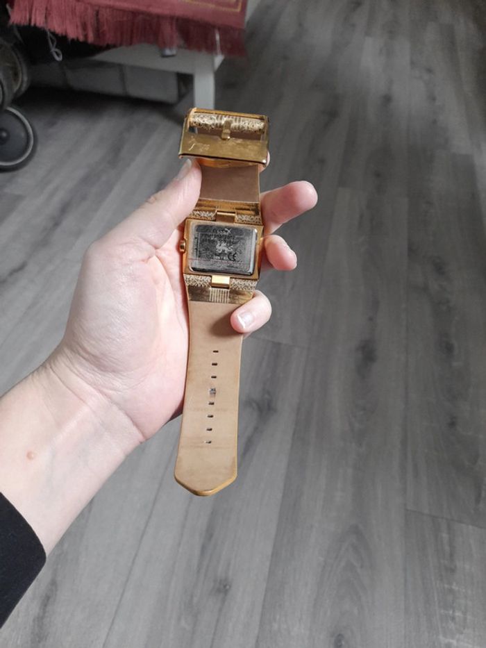 Montre puma doré - photo numéro 4