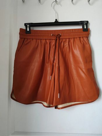 Short simili cuir