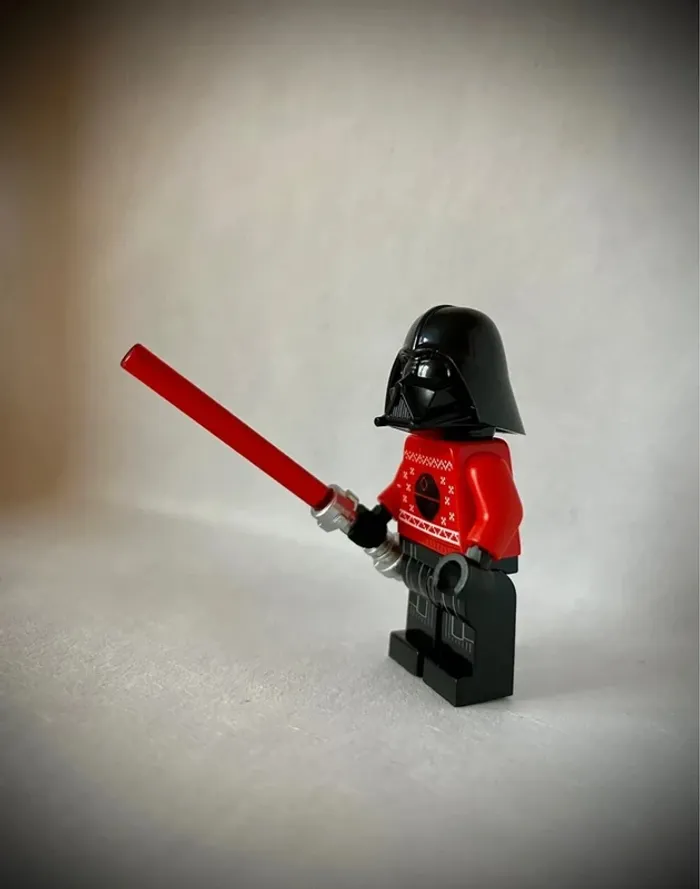 Minifigurine LEGO Star Wars SW1121 - Darth Vader en Pull de Noël - En très bon état - photo numéro 5