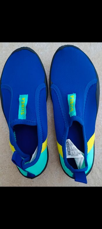 Chaussures aquatiques enfant en 34-35 neuves