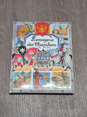 Livre Fleurus l'imagerie des chevaliers