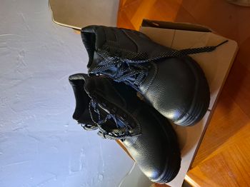 chaussure de sécurité homme taille 42 neuve