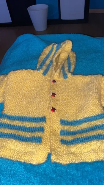 Gilet fait main 6 mois