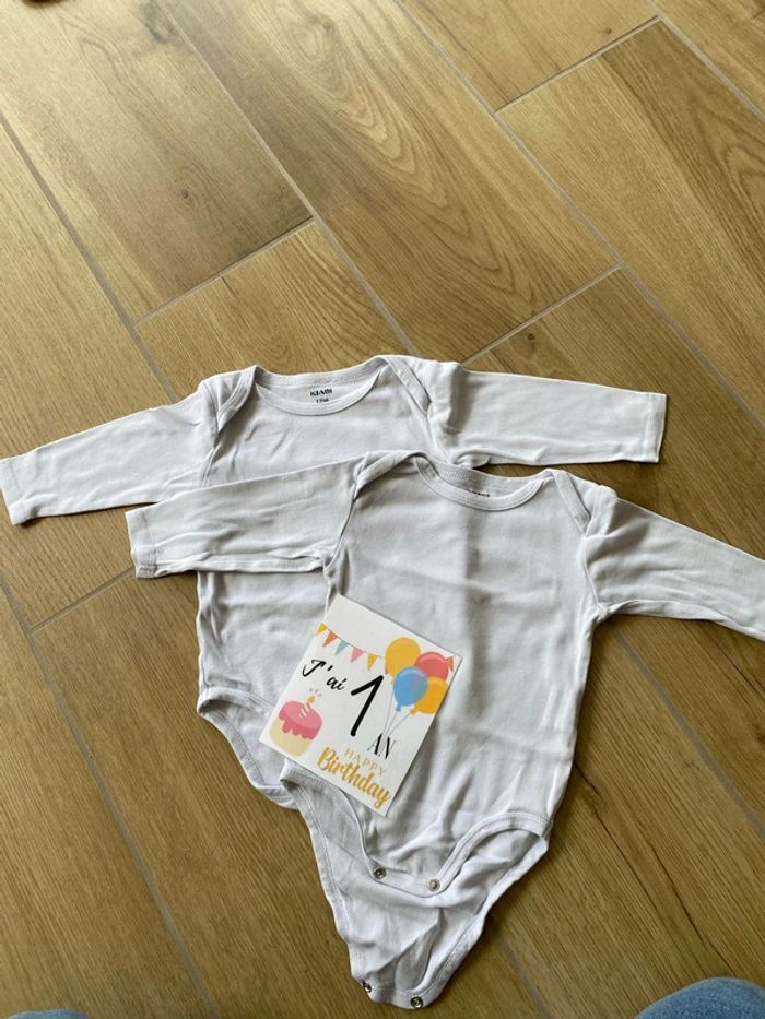 Lot 2 body blanc kiabi 12 mois