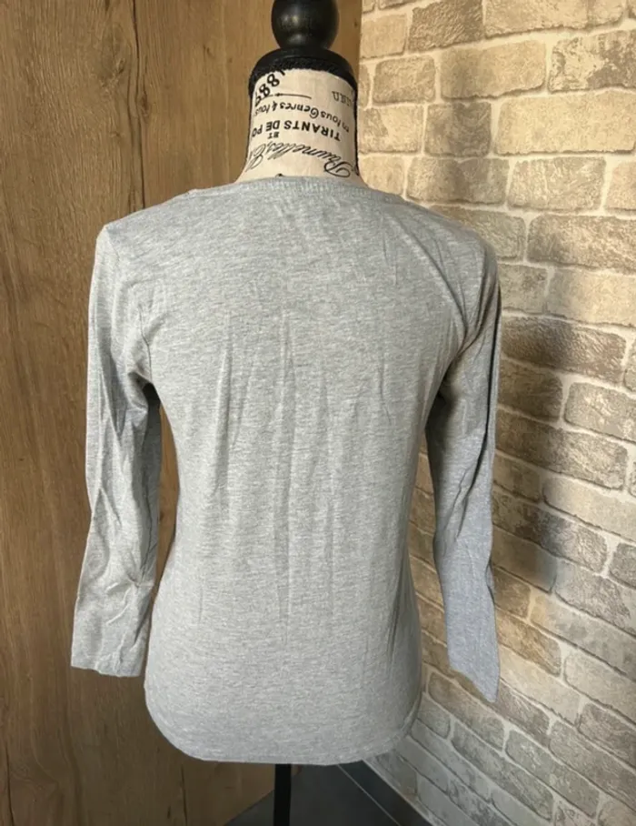 T shirt manches longues taille S - photo numéro 2