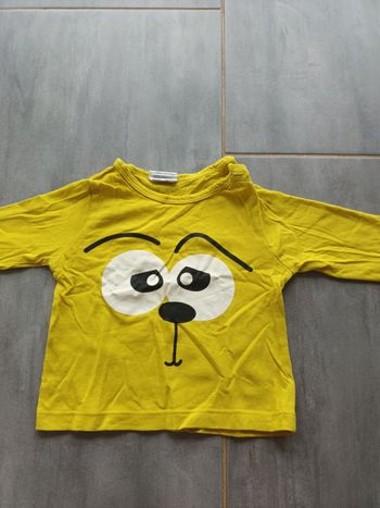 T shirt a manche longue couleur jaune taille 6 mois