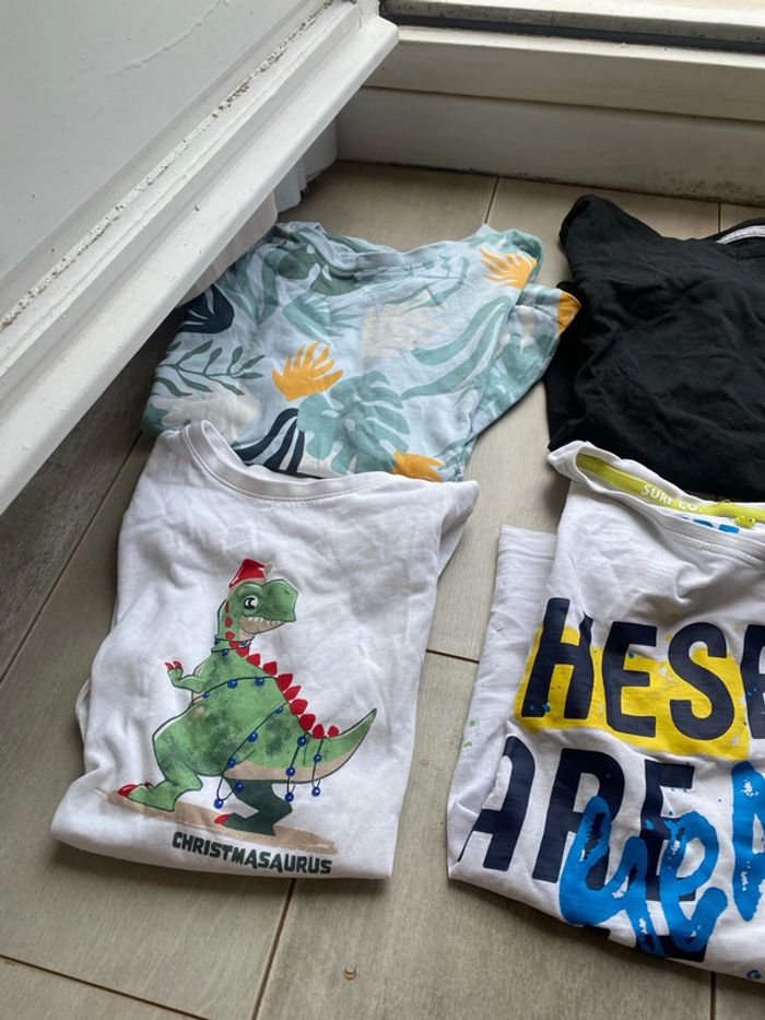 Lot de six T-shirts, taille huit ans - photo numéro 4