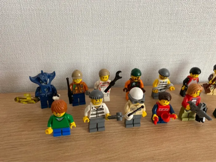 Lot de 13 figurines lego - photo numéro 4
