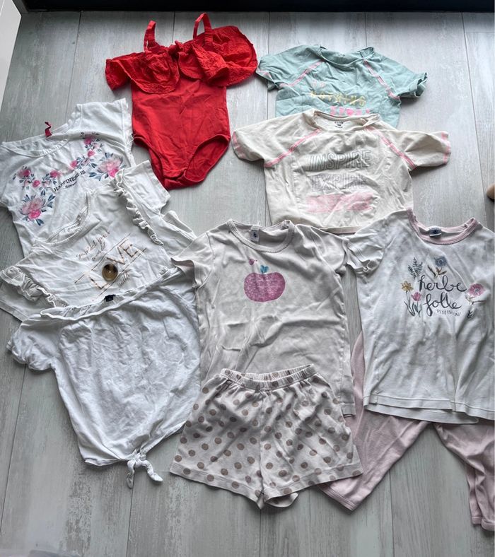 Lot de 33 vêtements fille 8 ans - photo numéro 2