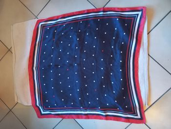 ✨ Foulard Gabriella VICENZA – pois chic & esprit intemporel ✨