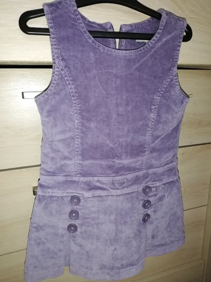 Robe en velour violet