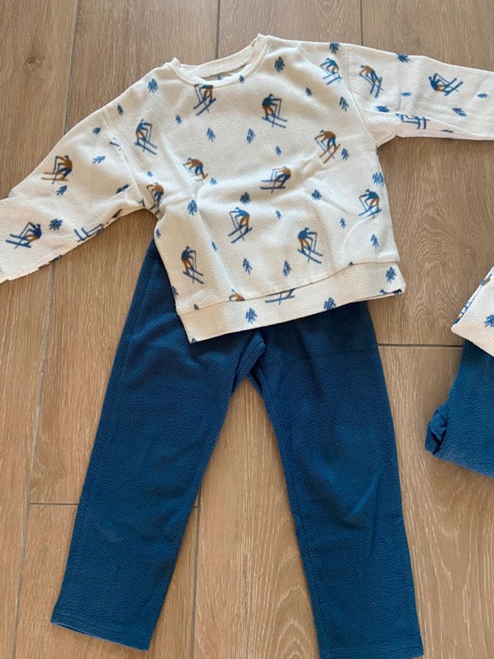 2 pyjamas polaires - photo numéro 2
