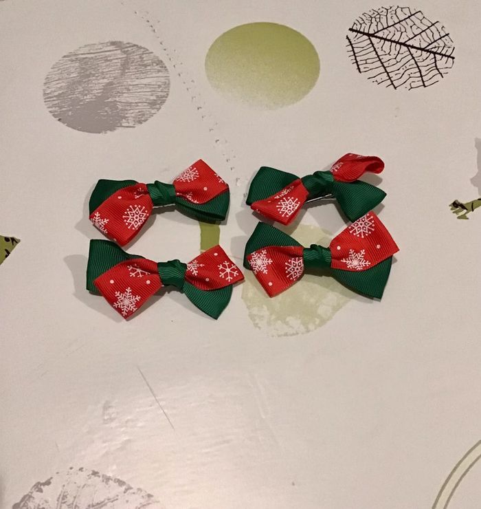 4 barrettes cheveux fille vert et rouge motif Noël,